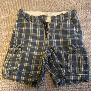 Hollister Green Plaid Shorts. Men’s 34